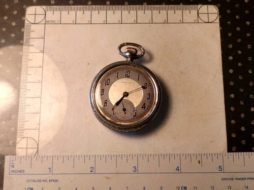 Illinois Antique American Running Gentleman's Pocket Watch in Display Case -1922