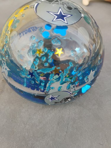 Dallas Cowboy Duck House Paperweight - Picture 2 of 4