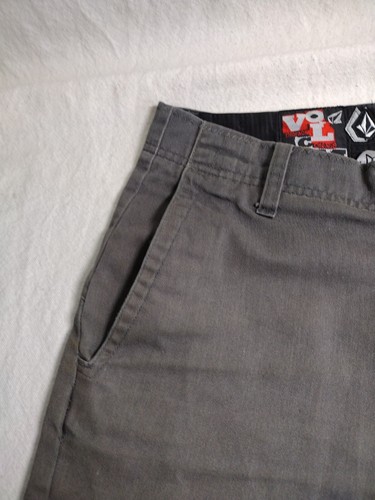 Volcom Stone Shorts Mens 28 Fairmont Grey Walking Hiking Chinos Flat Front - Picture 8 of 17