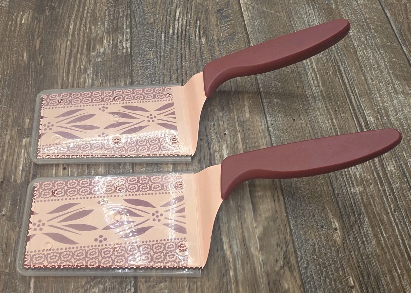 Temptations Spatula Old World Red Serrated Servers w/Cases SET OF 2 Cake Pie VGC