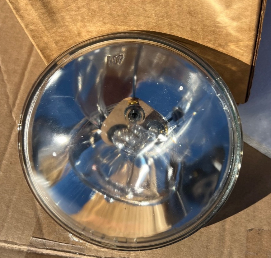 Genesis GN-34 Airport Lighting PAR56 Clear Lens 3 Screw Flash 6240-010006-1260