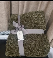 Chunky Boucle Throw Blanket