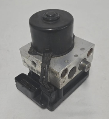 2001-2002 Nissan Xterra 3.3L 4X2 ABS Anti-Lock Brake Pump Module Assembly OEM