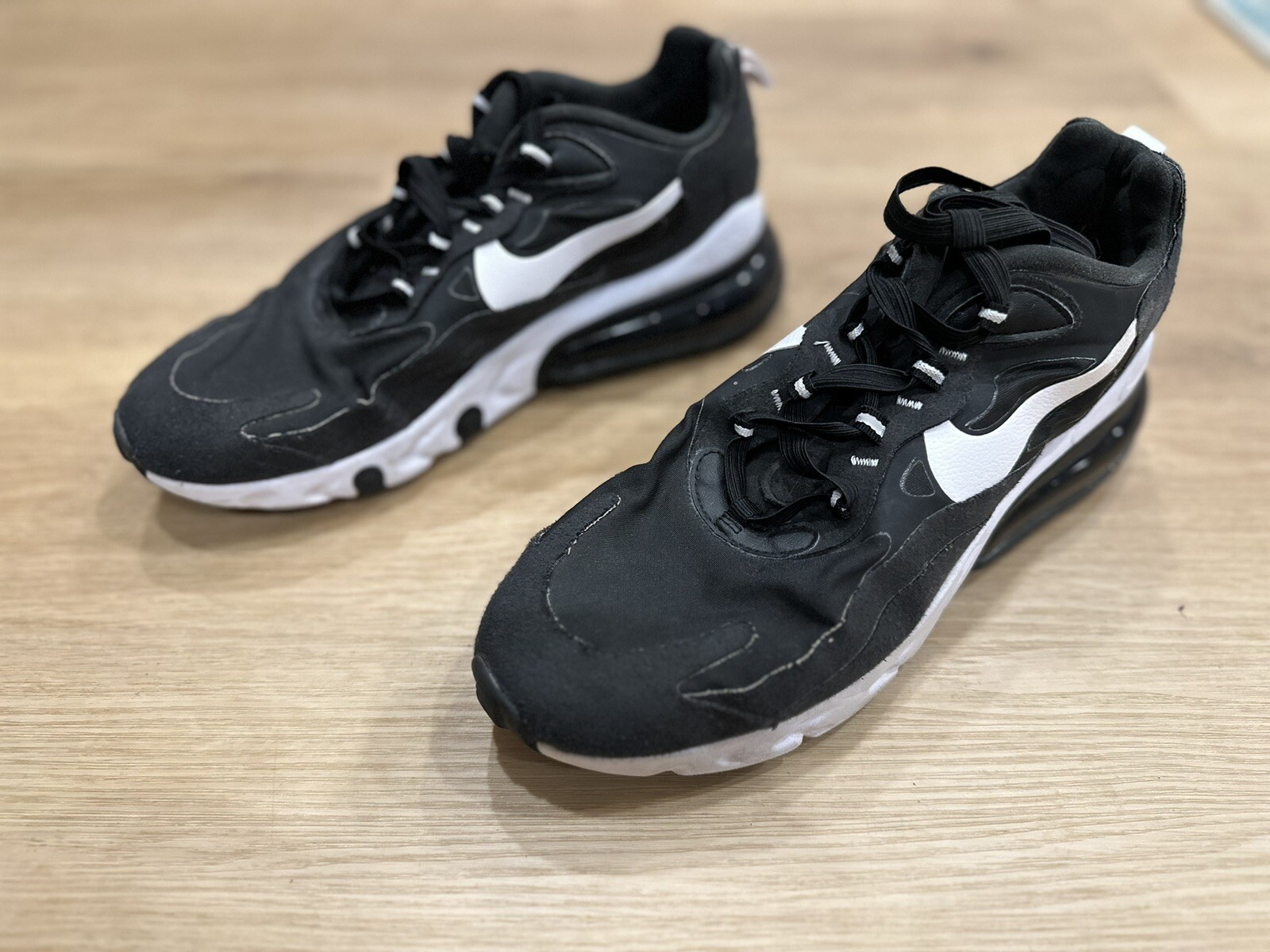 Nike Air 270 React Black and White Mens Sneakers Size 9.5