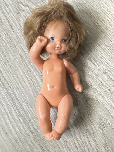 Vintage 1976 Mattel Heart Family Baby Doll Blue Eyes Brown Hair Vintage 4”