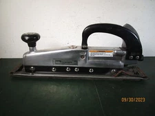 NAPA Professional Air Dual Piston Straight Line Sander 6-8222 Lot 1