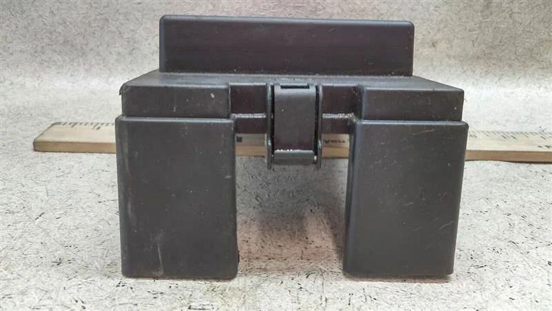 Fuse Box Cover Under Hood Fits 2002 2003 2004 2005 KIA SEDONA A4-179706 - Image 3 of 4