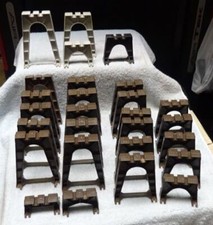 LOT of TWENTY-SEVEN 27 Pieces - LIONEL - nbr 110 - TRAIN TRESTLES - MIXED