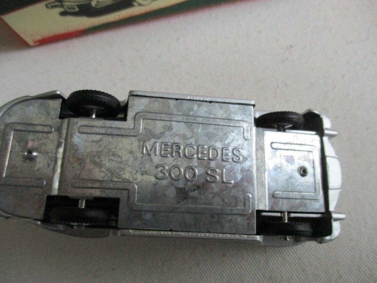 Voiture de collection. Mercedes-benz 300 SL. Quiralu - Collection