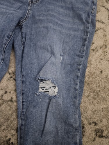 Maurices Distressed Mid Rise Frayed Edge Capris Jeans Size 14 Stretch Button Fly - Picture 5 of 11