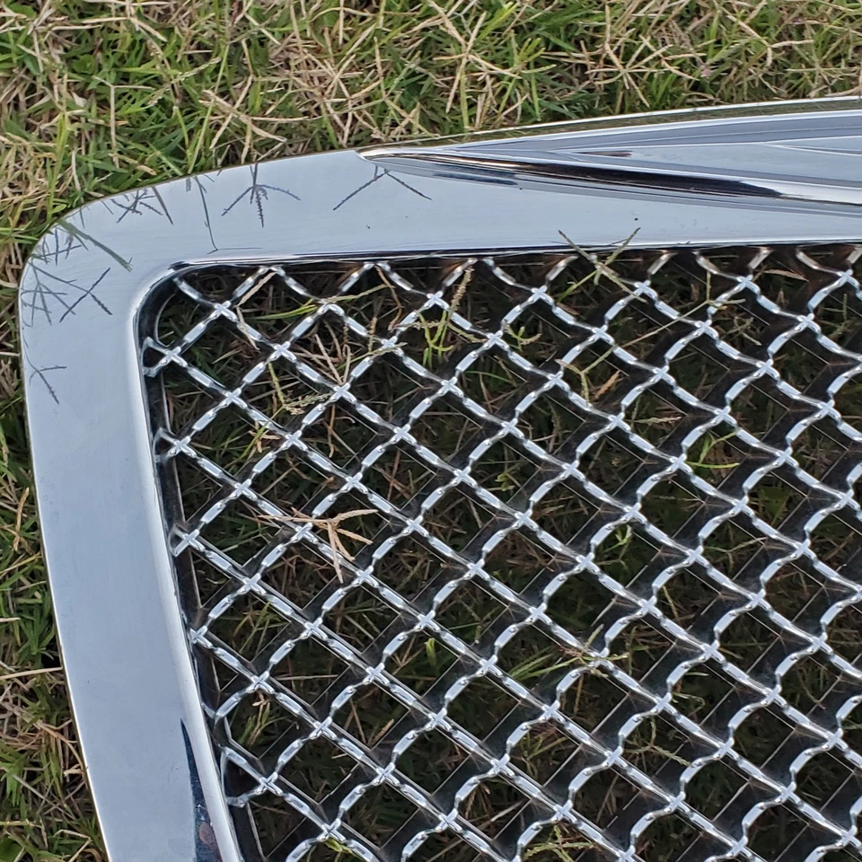 Chrysler 300 2005-2010 parrilla parachoques delantero malla cromada con emblema OEM Foto 3 de 4