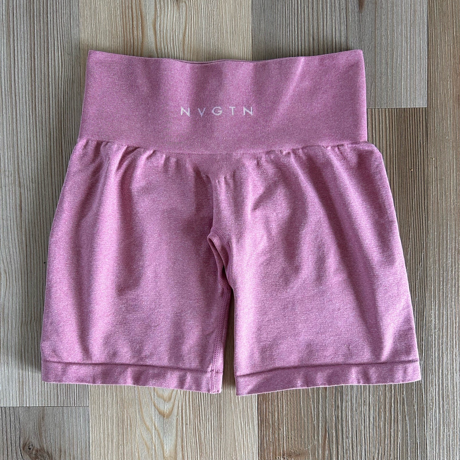 NVGTN Women's Seamless Compression Shorts Pink