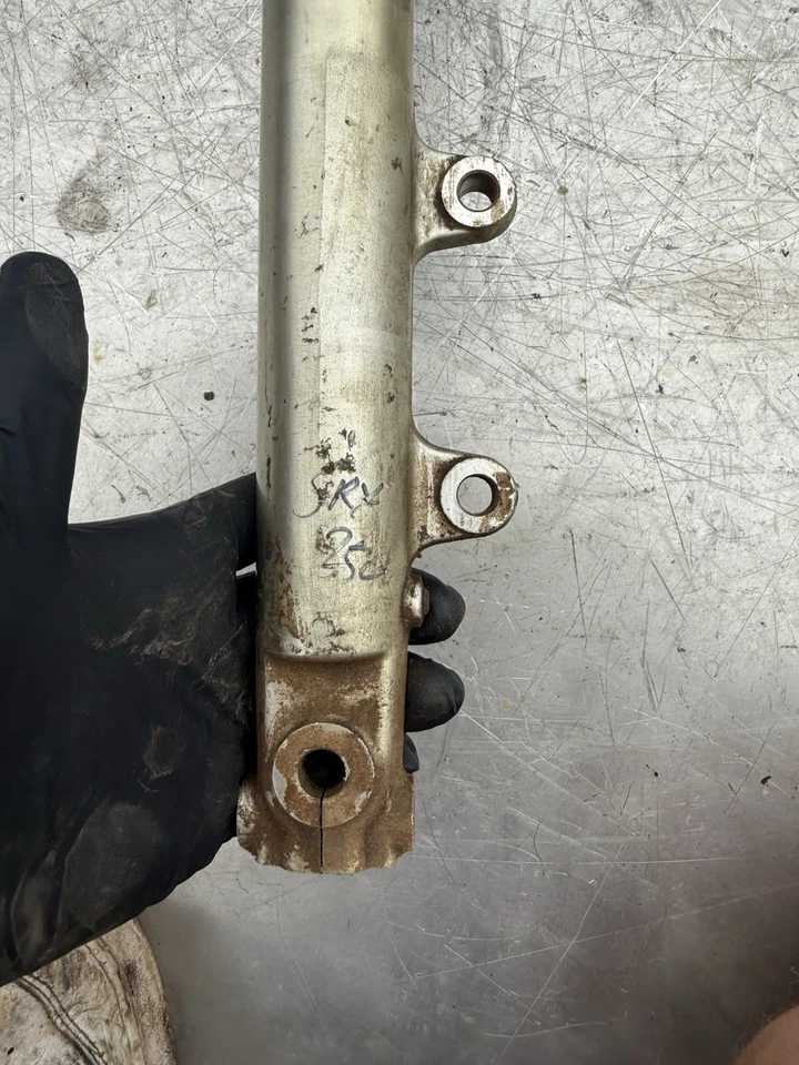 Tubos deslizantes horquillas delanteras Yamaha SRX250 SRX 250 FABRICANTE DE EQUIPOS ORIGINALES originales Foto 2 de 4