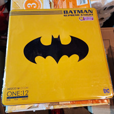 Mezco One 12 Collective Batman Supreme Knight 1 12 Action Figure w  Cape Base