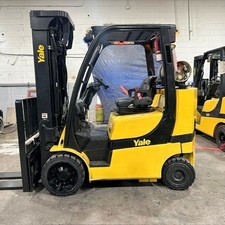 Carrello Elevatore Usato Yale GLC080VX 8000lb - close-up view