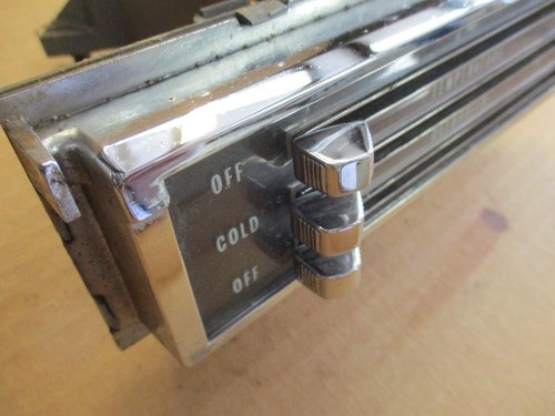 67-72 Chevy GMC C10 Truck Heater Controller  Unit GM 7291209 --Nice Survivor! - Picture 3 of 10