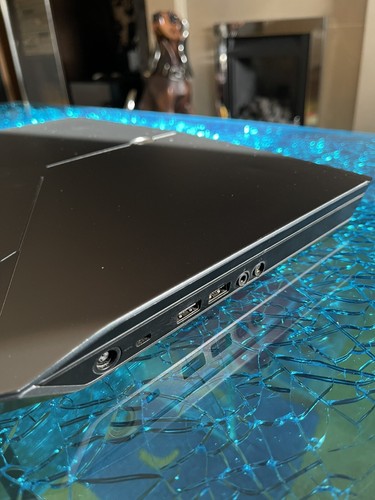 Alienware 15” R2 i7 16GB RAM 256GB SSD GTX 980M Gaming laptop - Picture 8 of 12