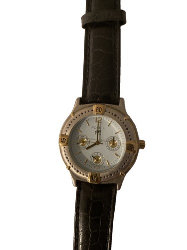 Fossil Vintage Santabear Watch 1994 Ten Years Brown Band Silver Gold NO BATTERY Fossil Vintage Santabear Watch 1994 Ten Years Brown Band  main image 2