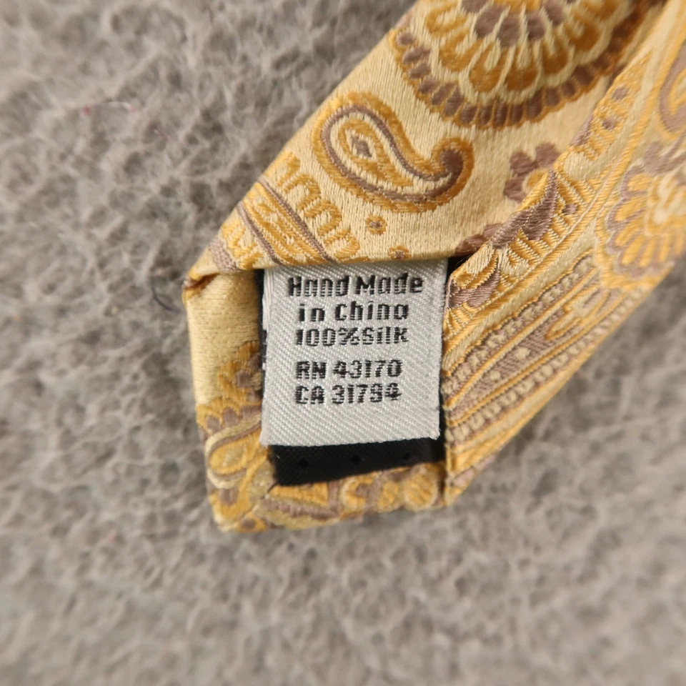 Corbata Geoffrey Beene dorada cachemira amarilla 100 % seda 3,5" Foto 4 de 4