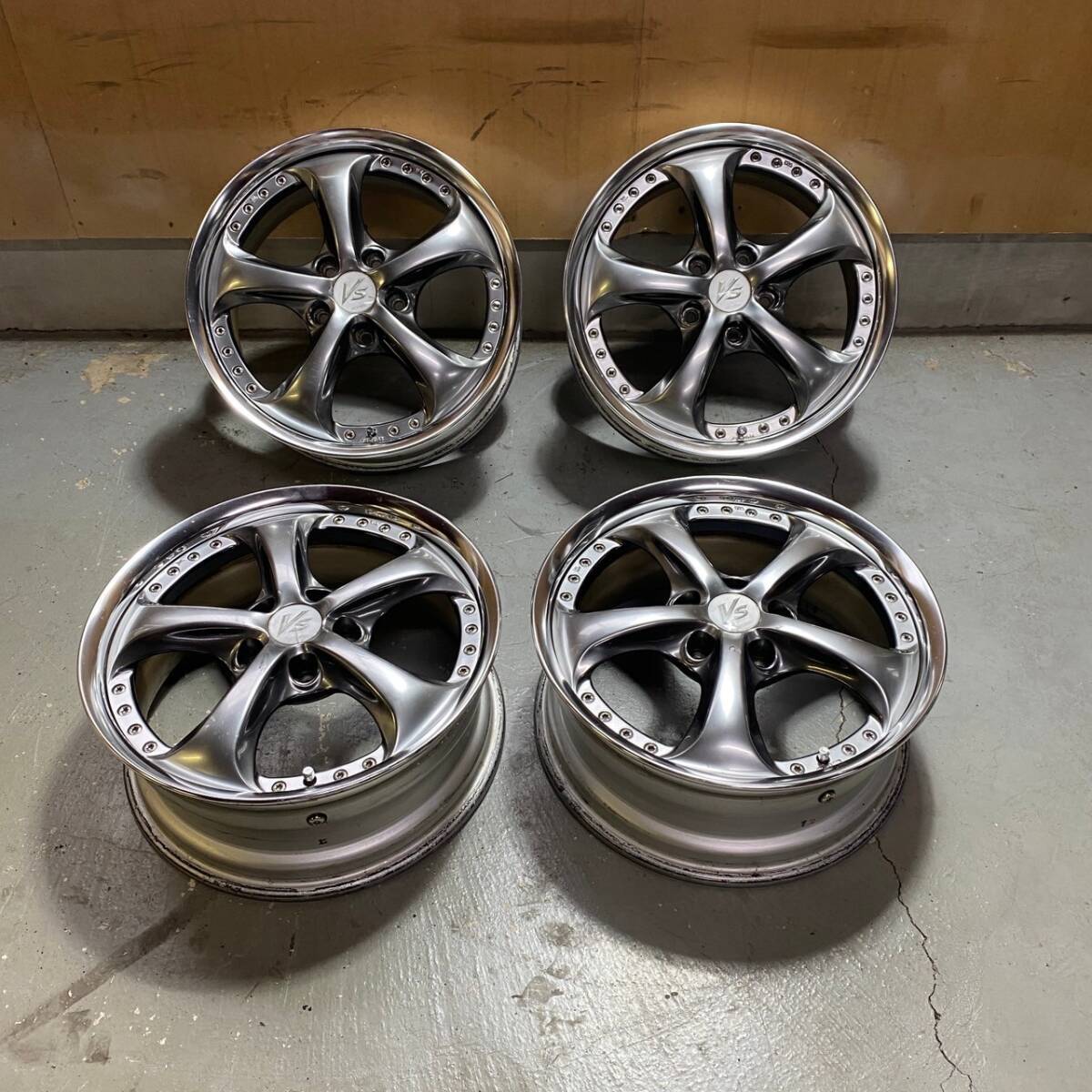 work VS-KF 17インチ 8j+22 2本セット pcd114.3