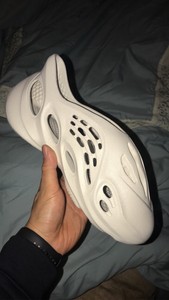 adidas yeezy foam rnnr ararat