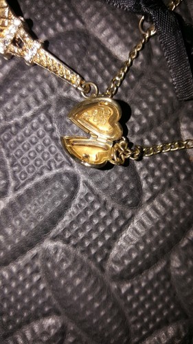 Claire's Necklace Eiffel Tower Keepsake Heart Black Bow - Picture 3 of 4