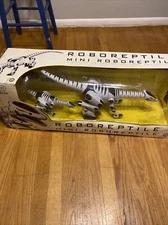 2006 WOWWEE ROBOTICS ROBO REPTILE  & MINI ROBO REPTILE  NEW IN BOX, Damaged Box
