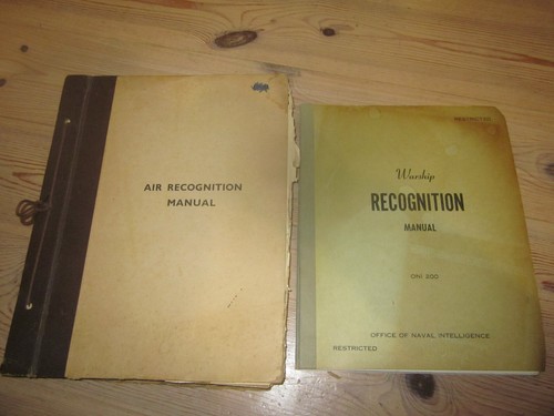 Lufterkennungshandbuch 1942 und Kriegsschiff-Erkennungshandbuch ONI 1950 eingeschränkt