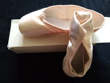Bloch Aspiration Pointe Shoes NIB 4.5 B