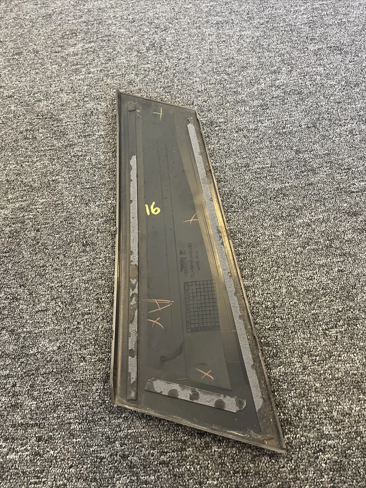 08-12 Buick Enclave Driver Cuarto Trasero Ventana Plástico Moldura Borde PASO DERECHO Foto 2 de 2