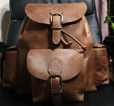 RICARDO HINOJOSA %100 LEATHER BACKPACK (BROWN) PRE-OWNED 