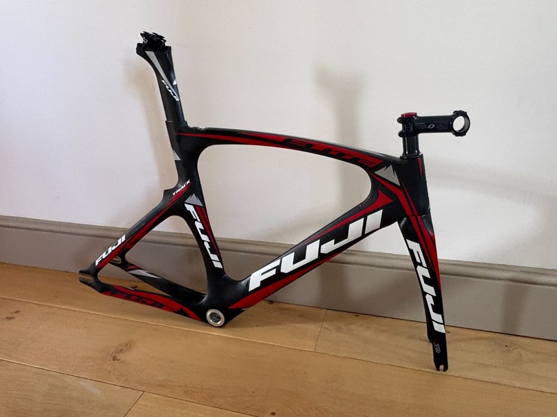 Fuji Track Elite Frame M/L 56cm top tube - Excellent condition Carbon Velodrome