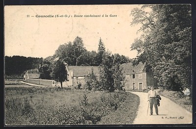 Old postcard Courcelle / S.-et.-W., road leading to the train station 