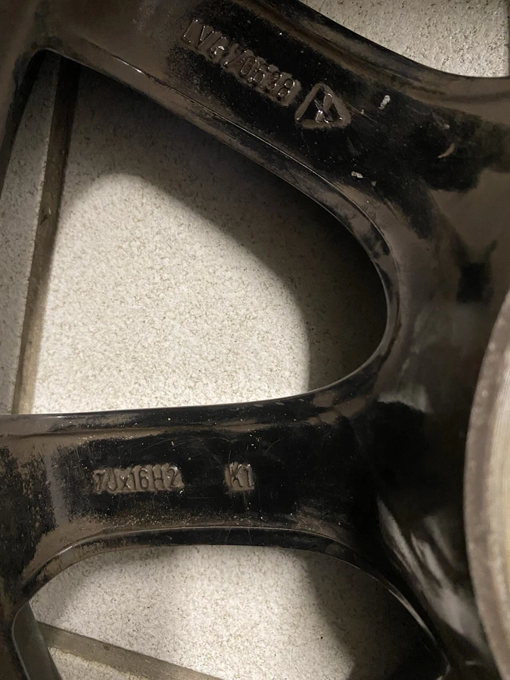 4 Winterreifen 215 65 R16 98H TL Auf Alufelgen 7x16 ET32 LK 4/108 ZB 65,1  black - Bild 3 von 4