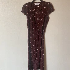 LA Atelier Full Wrap Dress Womens Size 8 Burgundy Cap Sleeves Floral
