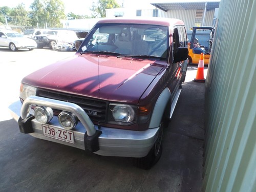 MITSUBISHI PAJERO NH-NL 05/1991-04/2000 MUD FLAPS LEFT FRONT - Picture 4 of 12