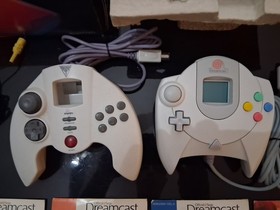 SEGA DREAMCAST + 2 controller + VMU + web browser + 4 games + 4 demo multigames