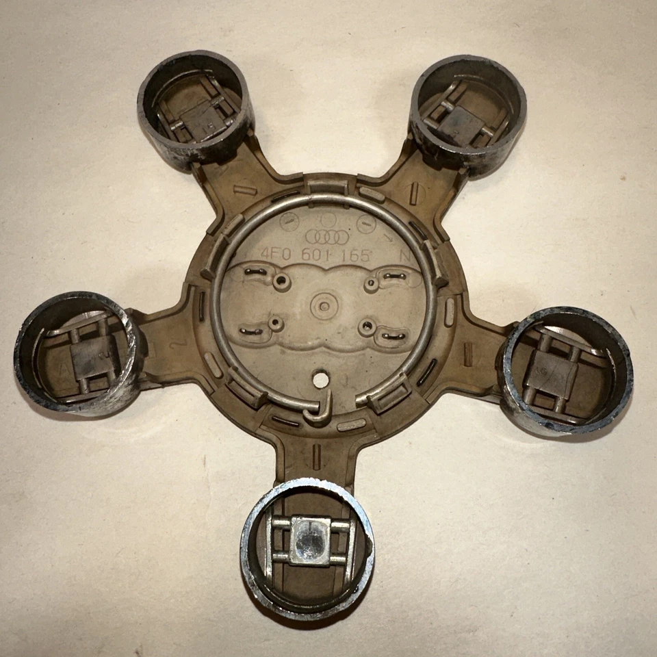 Оригинальный центральный колпак ступицы колеса для Audi A4 A5 A6 A8 S4 S5 2009–2016 годов выпуска 4F0601165 - Изображение 3 из 4