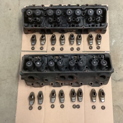 77-87 Chevy 262 305 ci SBC Small Block Cylinder Head SET 378450 dte H2178 & i678