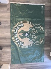 Milwaukee Bucks Deluxe Flag 3 x 5