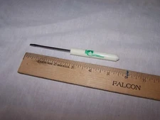 THE LIBRARY OF CONGRESS Pocket Screwdriver CATALOG DISTRIBUTION SERVICE