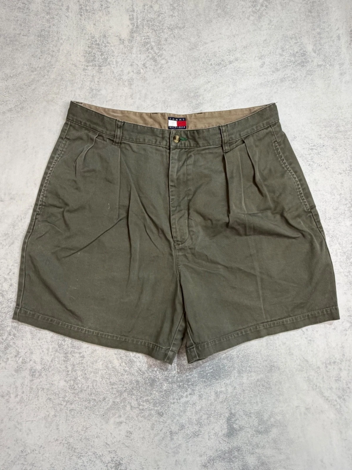 Vintage Tommy Hilfiger Chino Shorts Pleated Front Khaki Green Mens Size 36 Y2K
