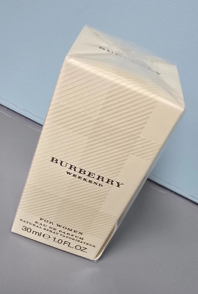 Burberry Weekend Eau de Parfum Spray 30ml Womens Perfume - Box Rip - New/Sealed