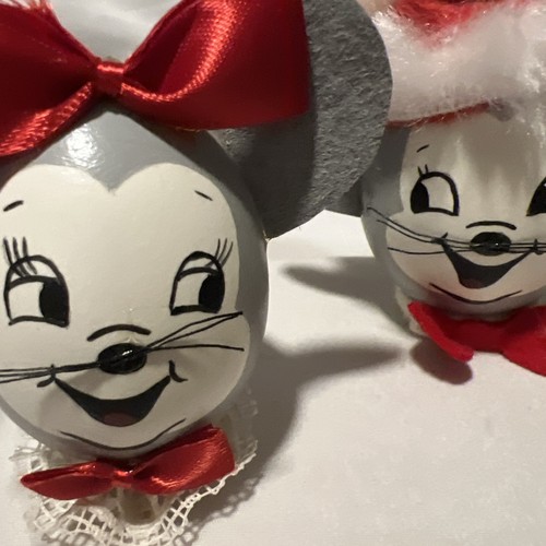 Christmas Egg Couple Sideways Glance Flirt Cute Ornaments Gray Red White 1979 - Picture 5 of 11