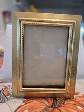 Vintage Gold Metal 5" X 7" Photo Picture Frame Fetco Brand