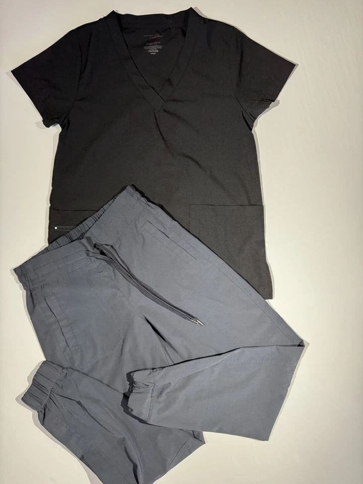 Women's Medical Set Scrub V Neck Top & pants Small Size with Pocket - Image 2 of 4