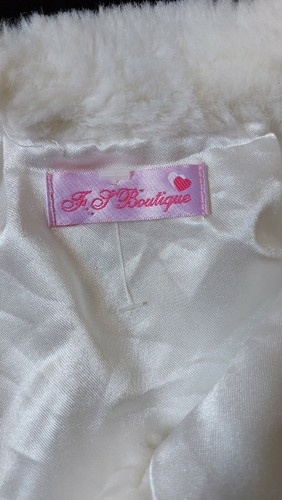 F.L Boutique White kardashian Girls Babies Faux Fur Shoulder Cape Age Size XS - Picture 4 of 12
