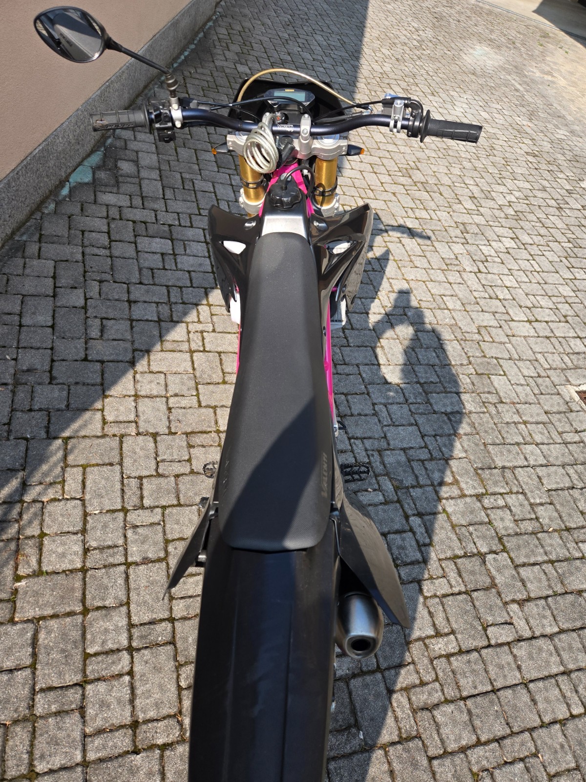 Valenti Suzuky 50 cc NERO/ FUCSIA N01 50 LOW foto 4