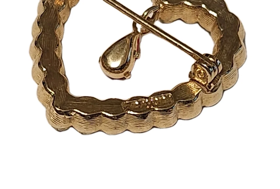 Broche prendedor de colección Avon oro perla corazón abierto colgante lágrima rojo rubí joyería de amor Foto 3 de 4