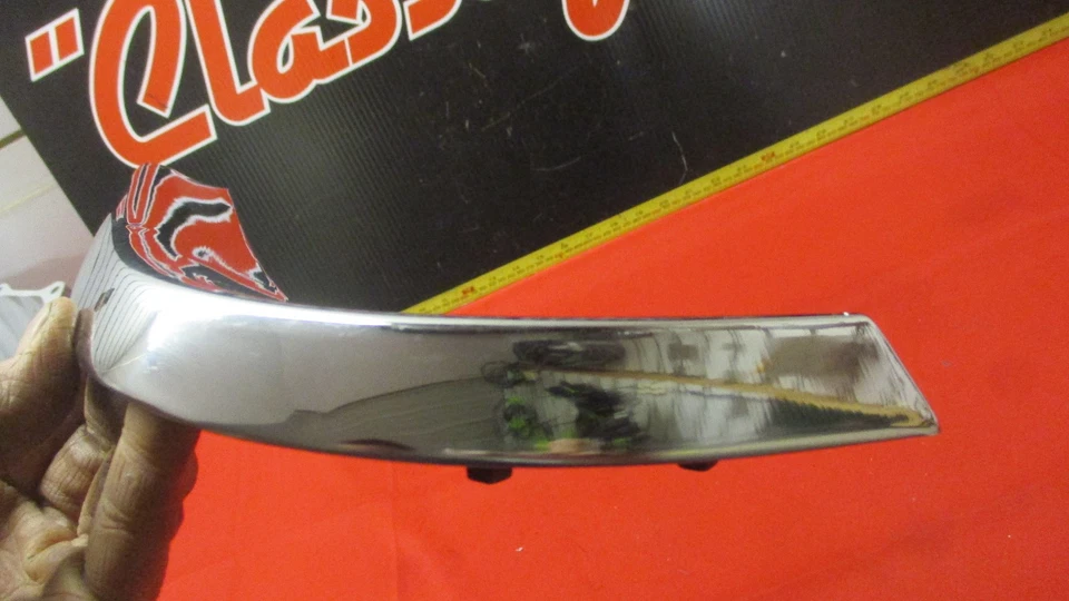 Oldsmobile 88 y 98 1959 moldura de cola cuarto extensión moldura izquierda Foto 2 de 4